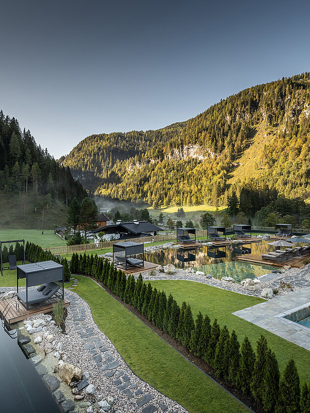 Resort Überblick Outdoorpools im Wellnesshotel Lürzerhof in Salzburg