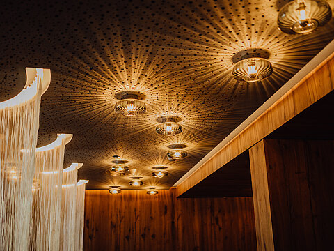 Atmospheric lighting in the Lürzerhof wellness hotel in Salzburg
