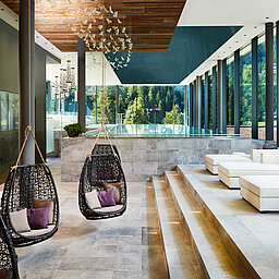 Indoor pool at the Lürzerhof wellness hotel in Salzburg