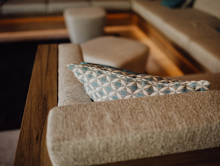 Close-up of the cozy outdoor living room in the adults-only area of the Lürzerhof wellness hotel in Salzburg