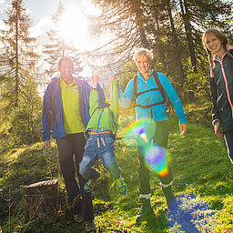A family on the Alles Alm adventure trail in Obertauern
