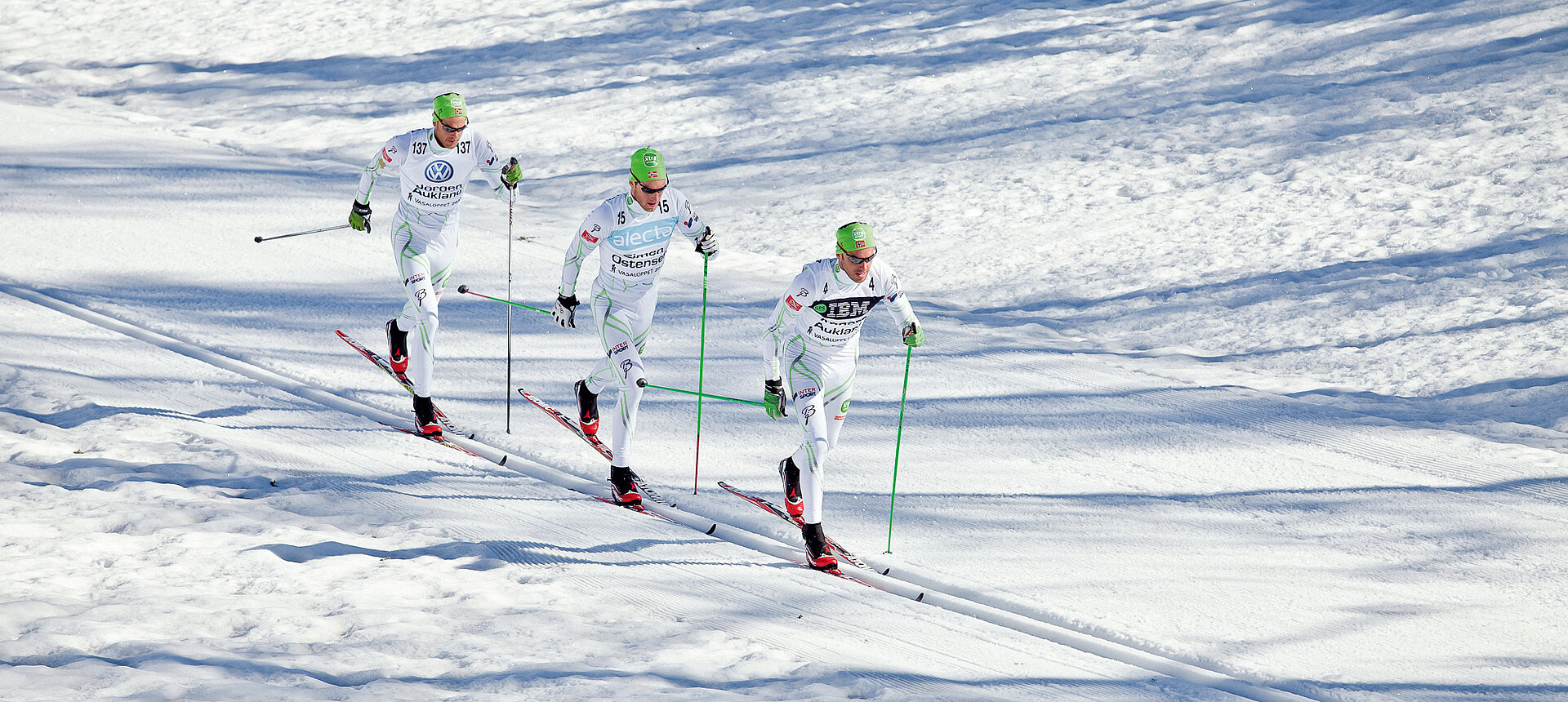 Cross-country skiers on a cross-country skiing vacation in Austria