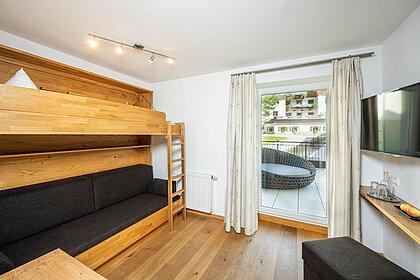 The children's room in the Gaisstein family suite at the Lürzerhof