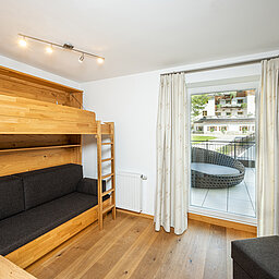 The children's room in the Gaisstein family suite at the Lürzerhof