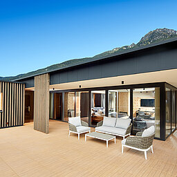The terrace of the Alpin Life Penthouse de Luxe at the Lürzerhof wellness hotel in Salzburg